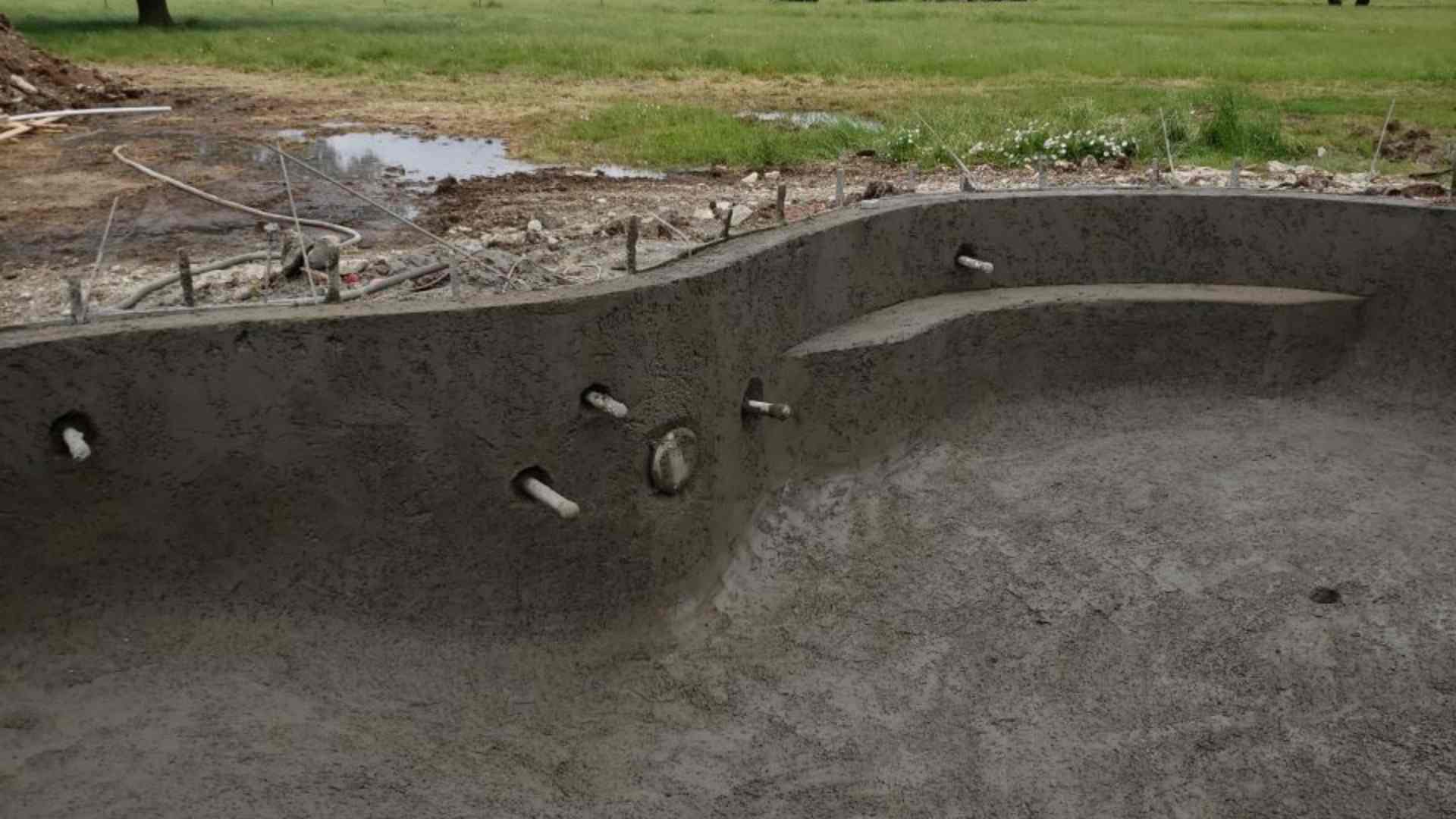 gunite pool installation 1