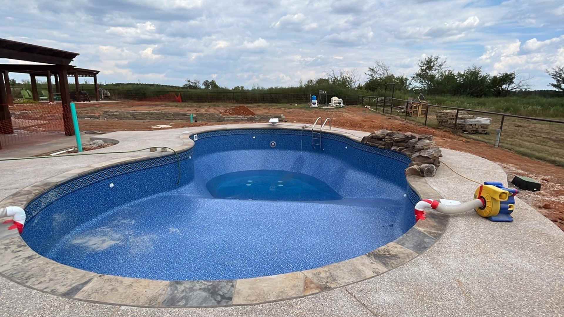 inground vinyl liner pool construction 3