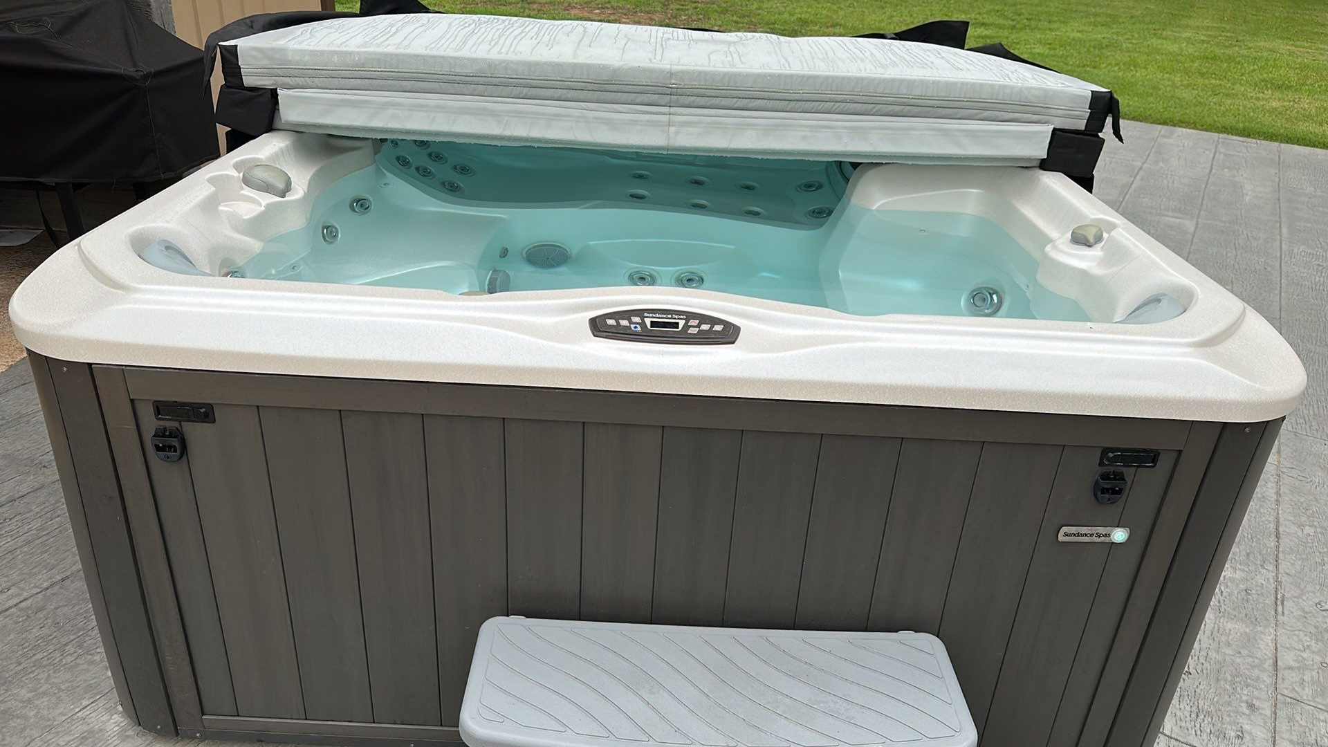 Pools and More hot tub pic 12

